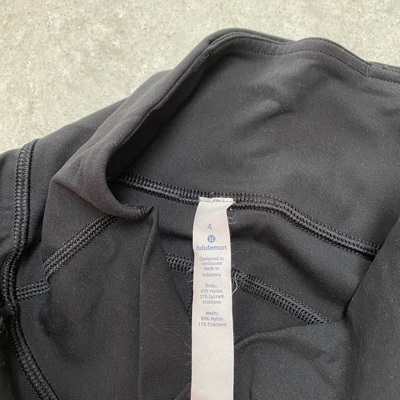 Lululemon ALMOST NEW Tied To It Crop 21” Inseam - Picture 9 of 11